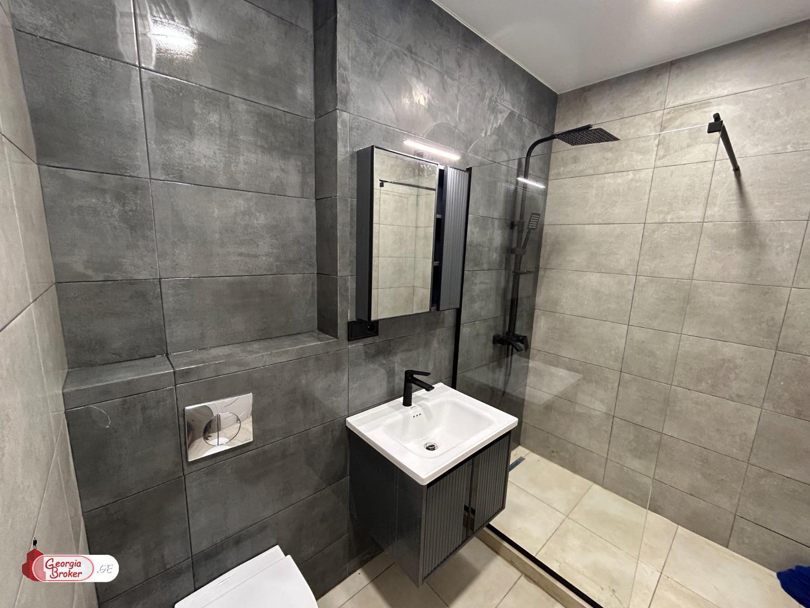 იყიდება ახალი გარემონტებული 2 ოთახიანი ბინა